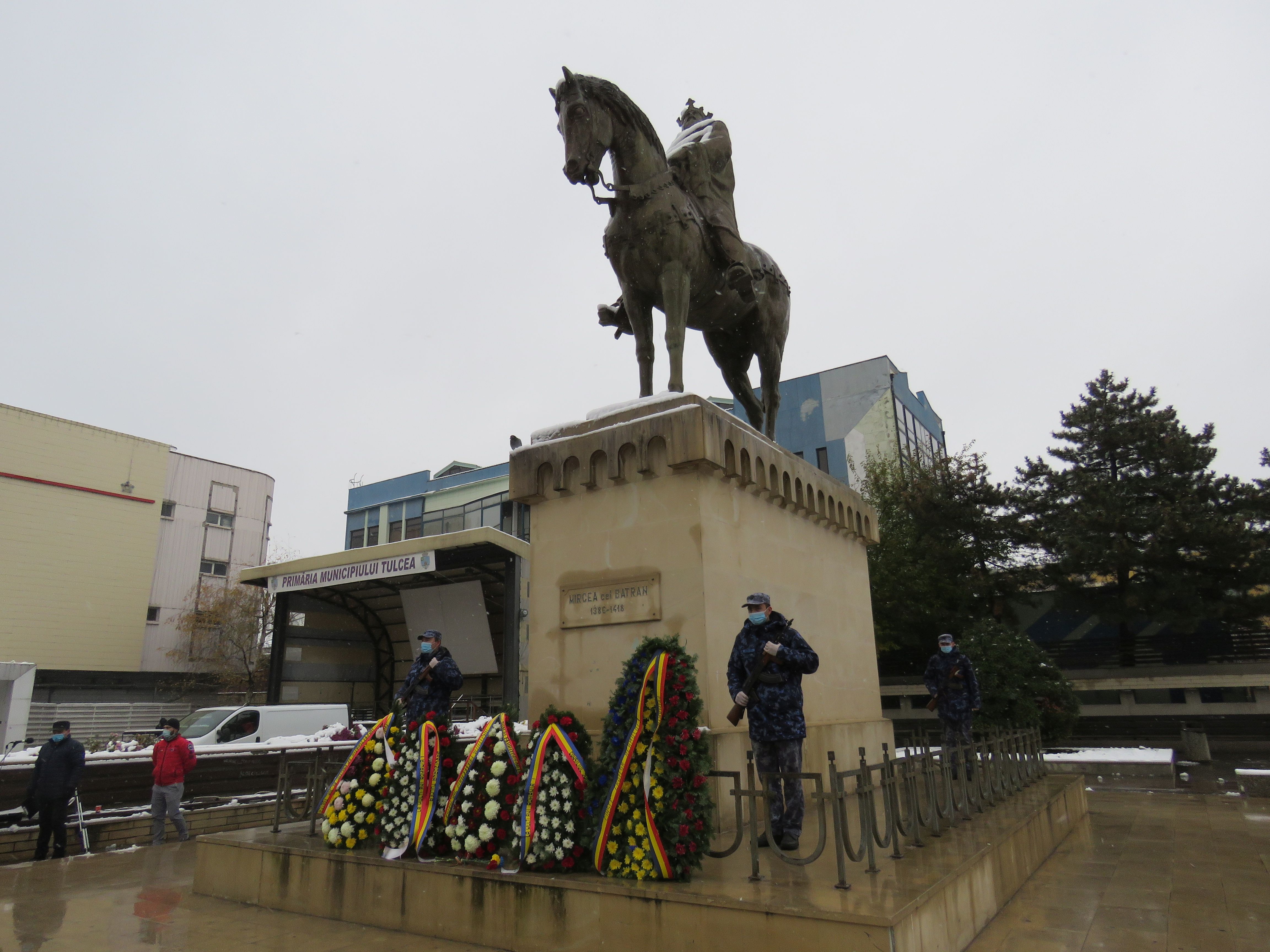 TULCEA: Ceremonial dedicat Zilei Naționale a României, în Piața Civică