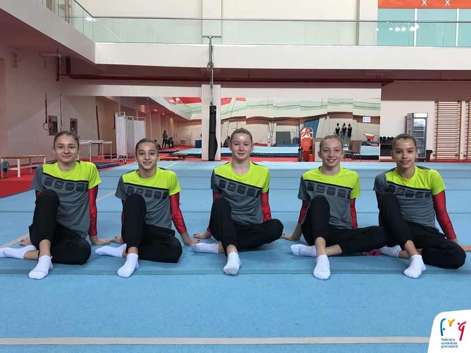 România este medaliată cu aur pe echipe şi la individual compus la Europenele de junioare