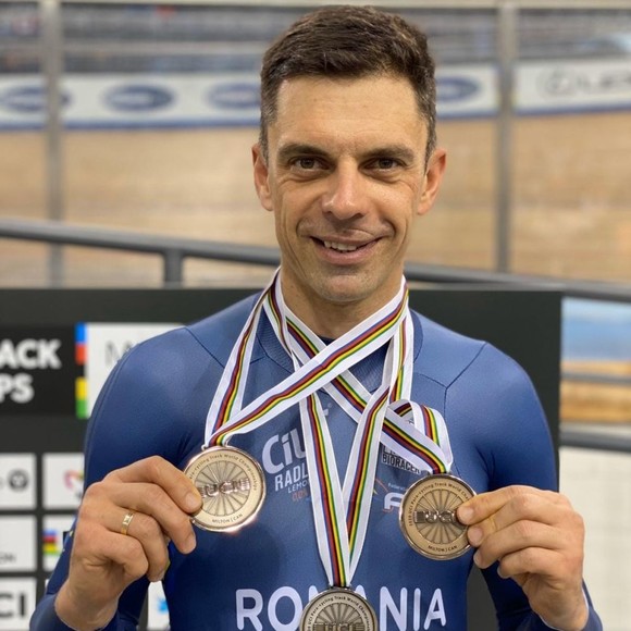 Ministrul Tineretului şi Sportului vrea să vină la serviciu cu bicicleta