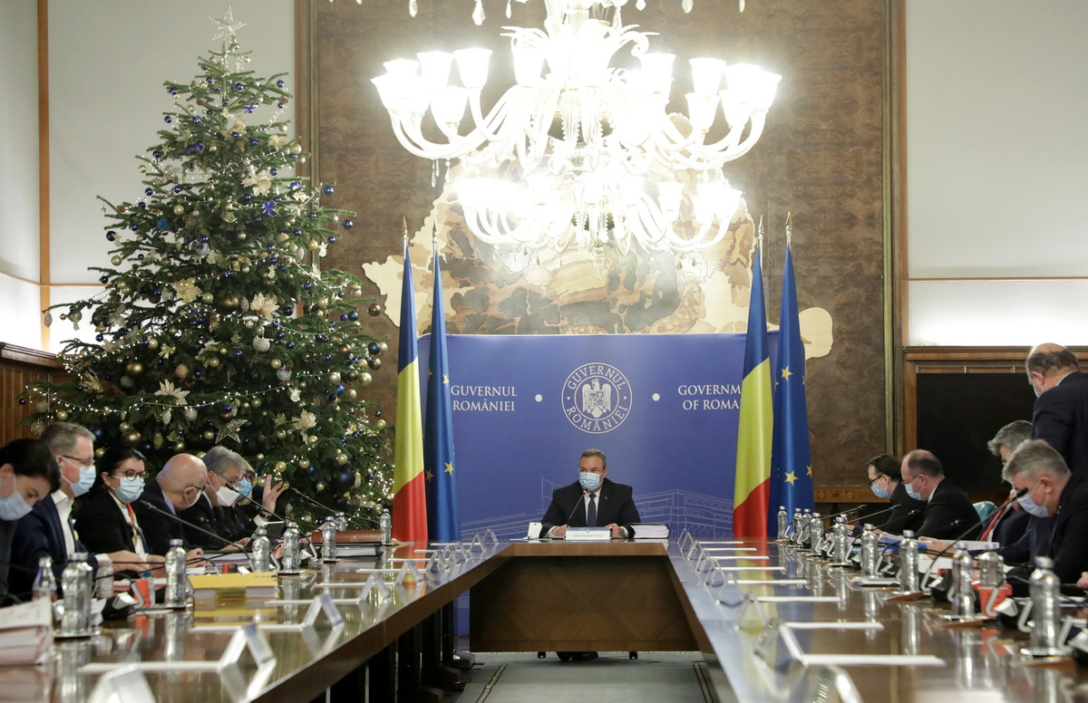Ciucă, despre angajările la stat: Procedurile în derulare îşi urmează cursul şi după 1 iulie