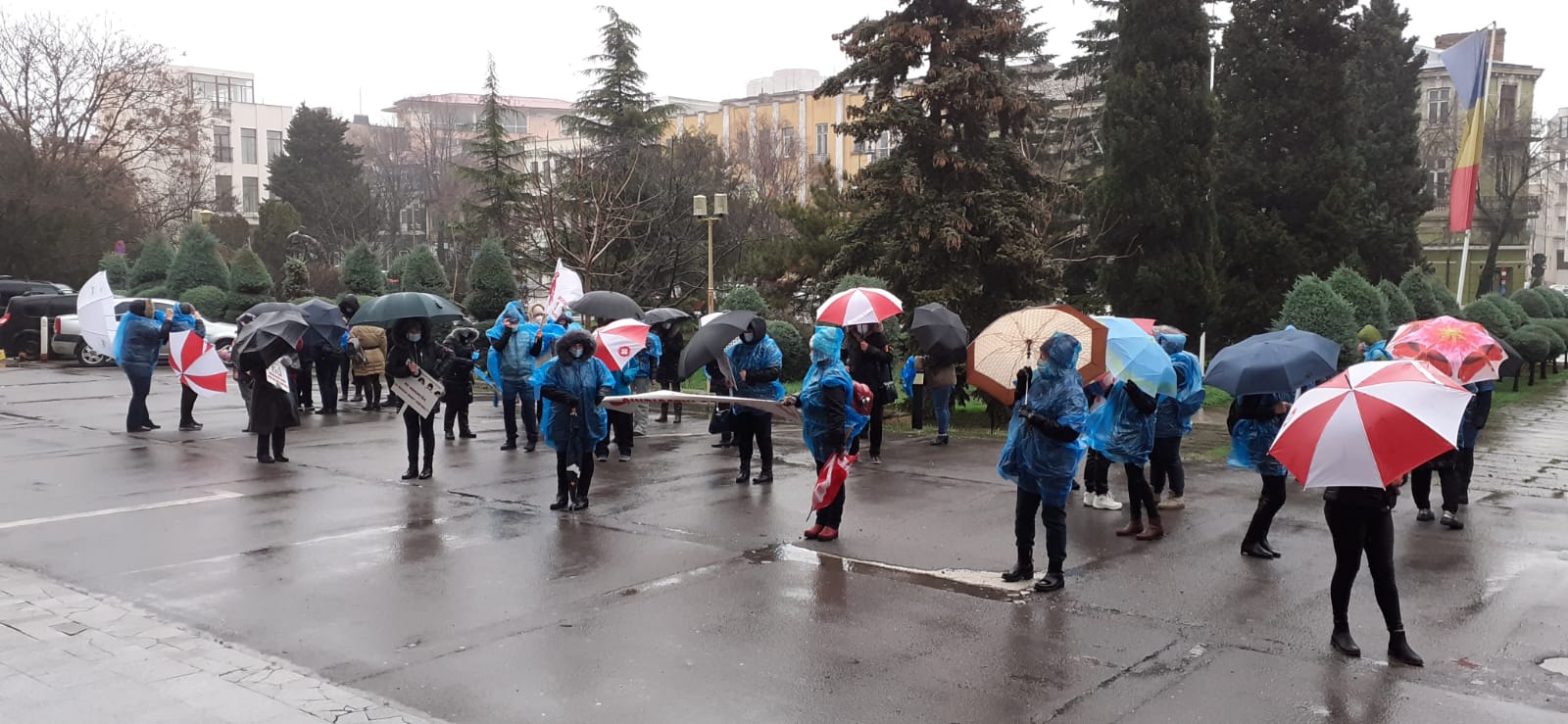 Federația SANITAS pichetează sediul Guvernului