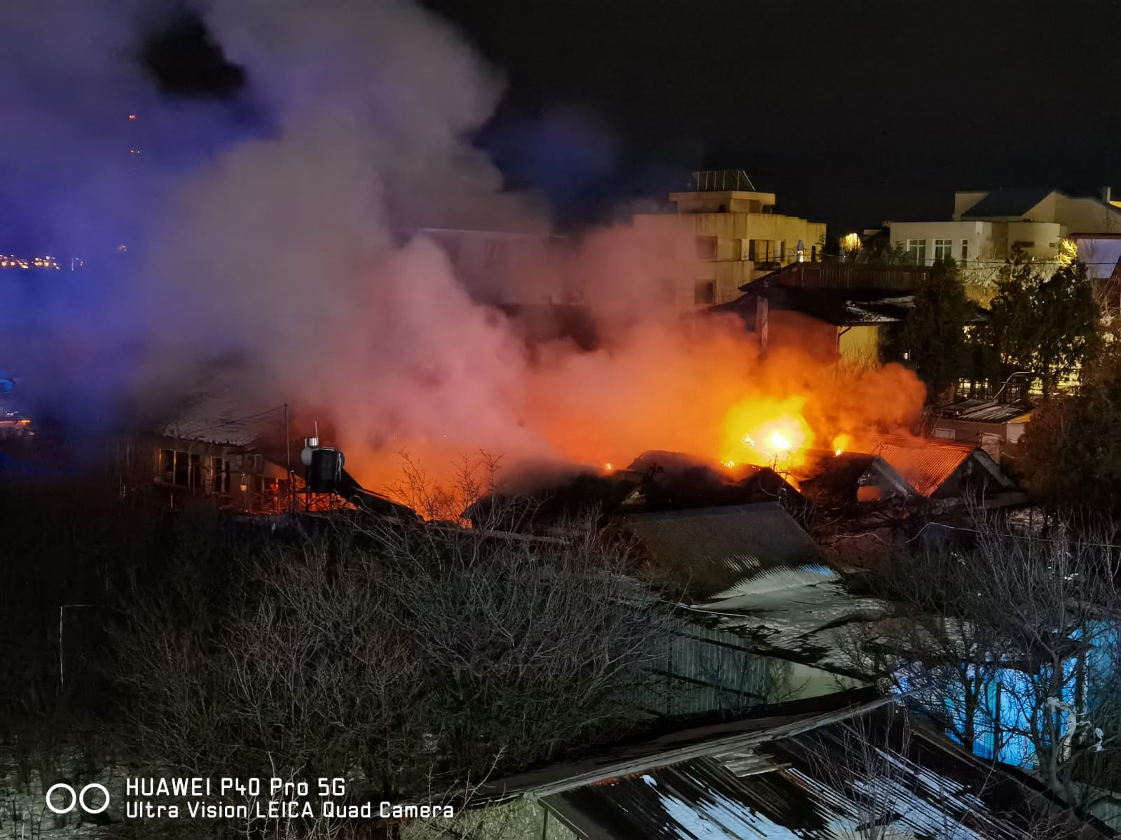FOTO: Explozie urmată de incendiu la TECHIRGHIOL