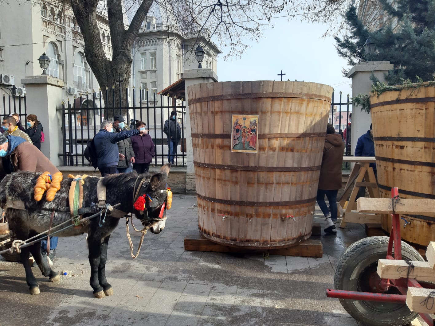 Biserica Ortodoxă prăznuiește mâine, 6 ianuarie, Botezul Domnului nostru Iisus Hristos sau Boboteaza