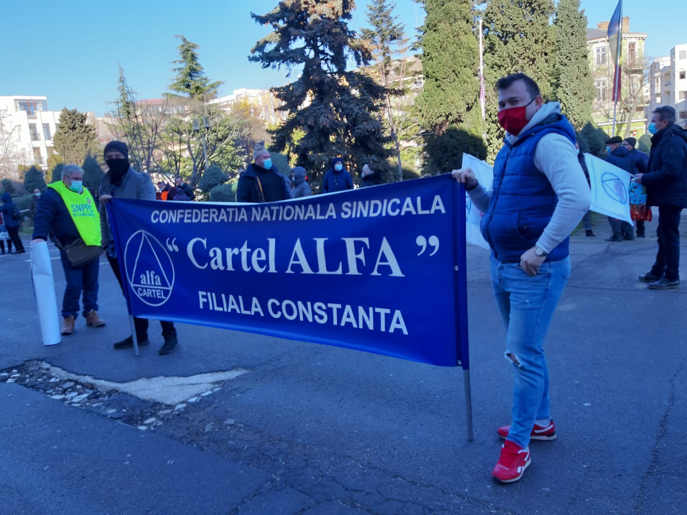 CONSTANŢA: Protest al sindicaliştilor Cartel Alfa, în faţa Prefecturii. Care sunt revendicările