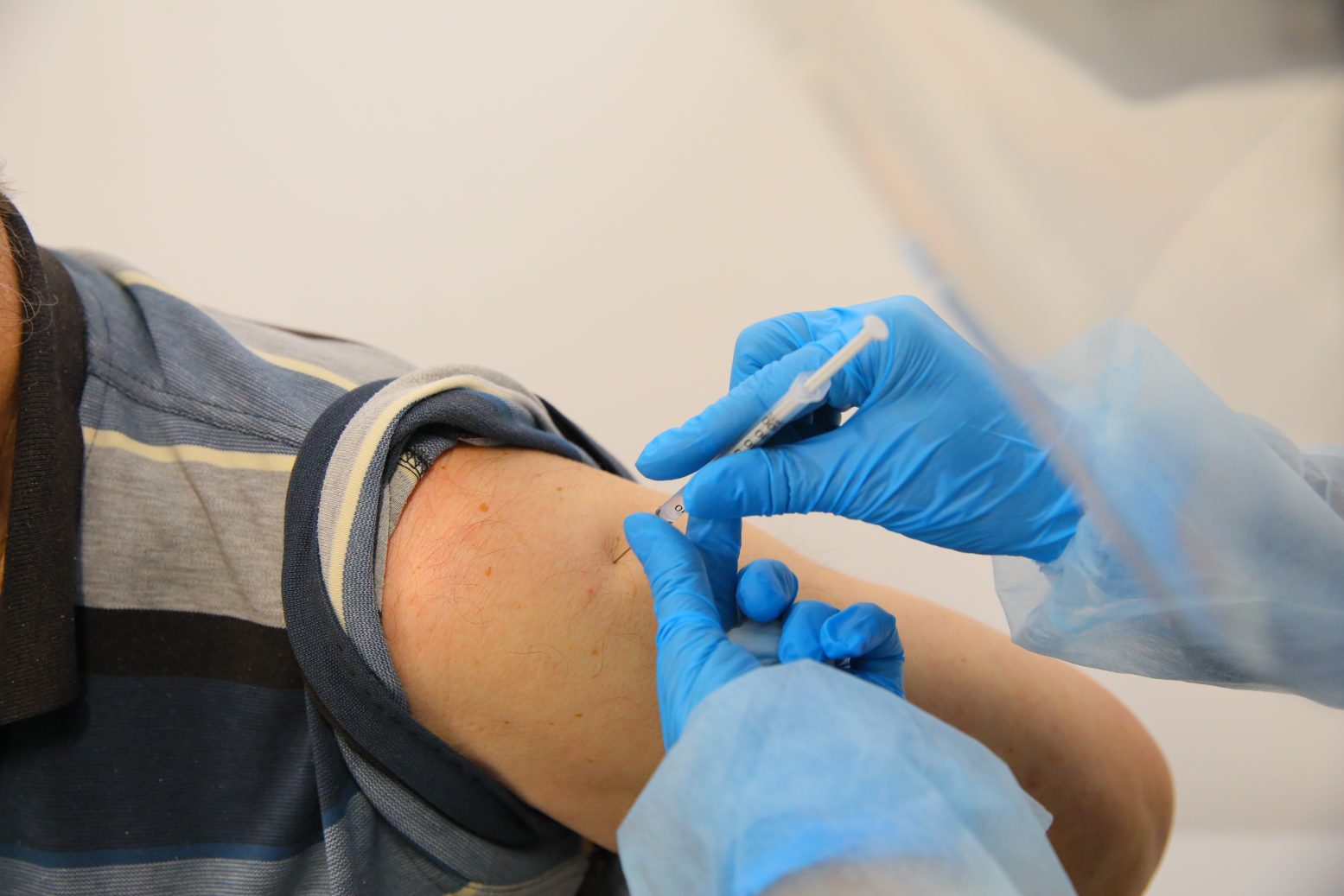 126.492 de persoane vaccinate împotriva COVID în 24 de ore, dintre care 90.950 cu prima doză
