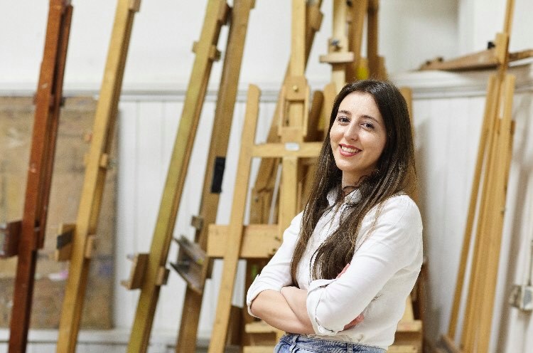 INTERVIU | Diana Nour, pictoriţa care face România cunoscută în străinătate: „În Marea Britanie am găsit incredibil de multă libertate în materie de artă“