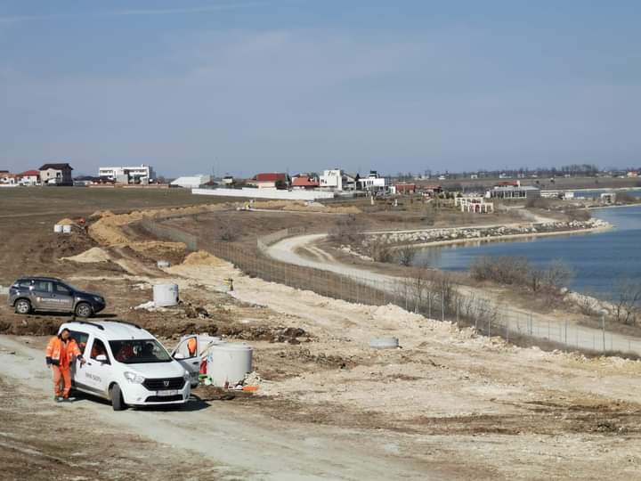 TECHIRGHIOL: Au început lucrările la proiectul “Valorificarea potențialului balnear și turistic al Lacului Techirghiol prin dezvoltarea infrastructurii tehnico-edilitare“
