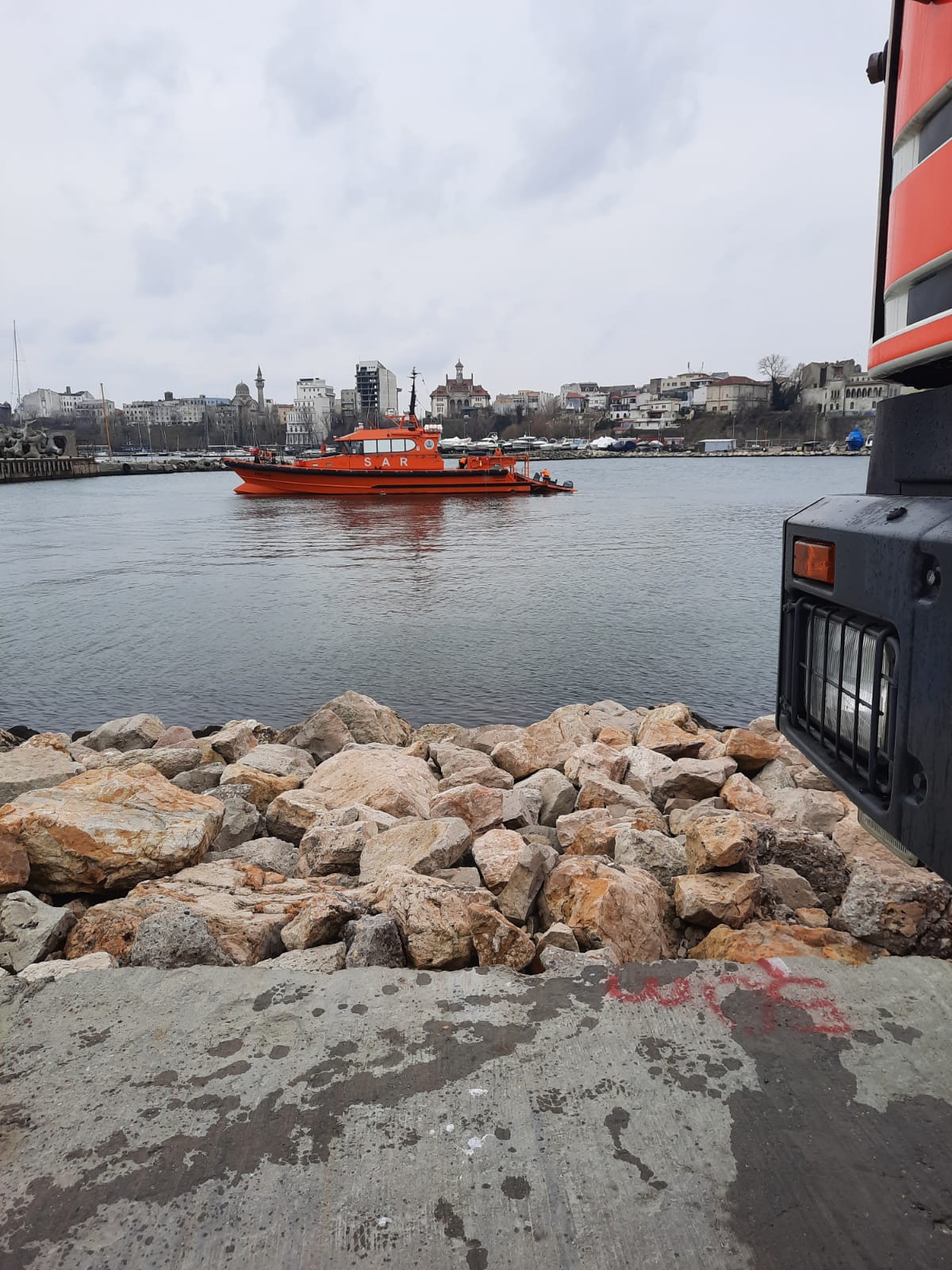 CONSTANȚA/FOTO: Pompierii ISU intervin pentru recuperarea unei persoane înecate