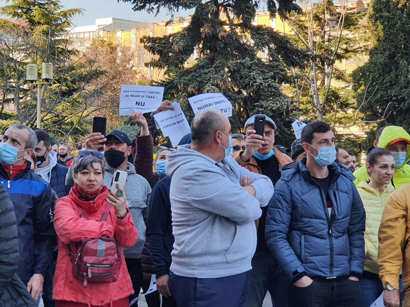 CONSTANȚA: Protest în fața Prefecturii. Mitingul nu este autorizat