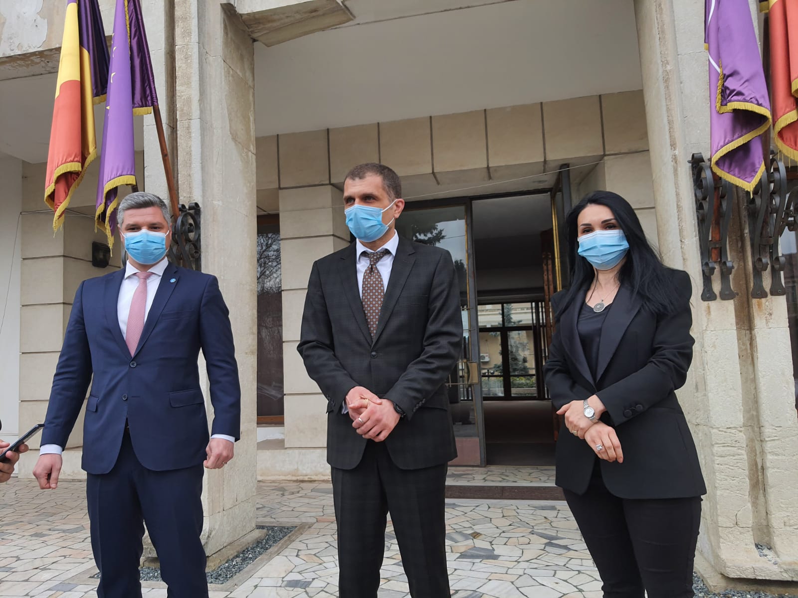 CONSTANŢA: Prefectul Silviu Coşa şi noii subprefecţi au depus astăzi jurământul
