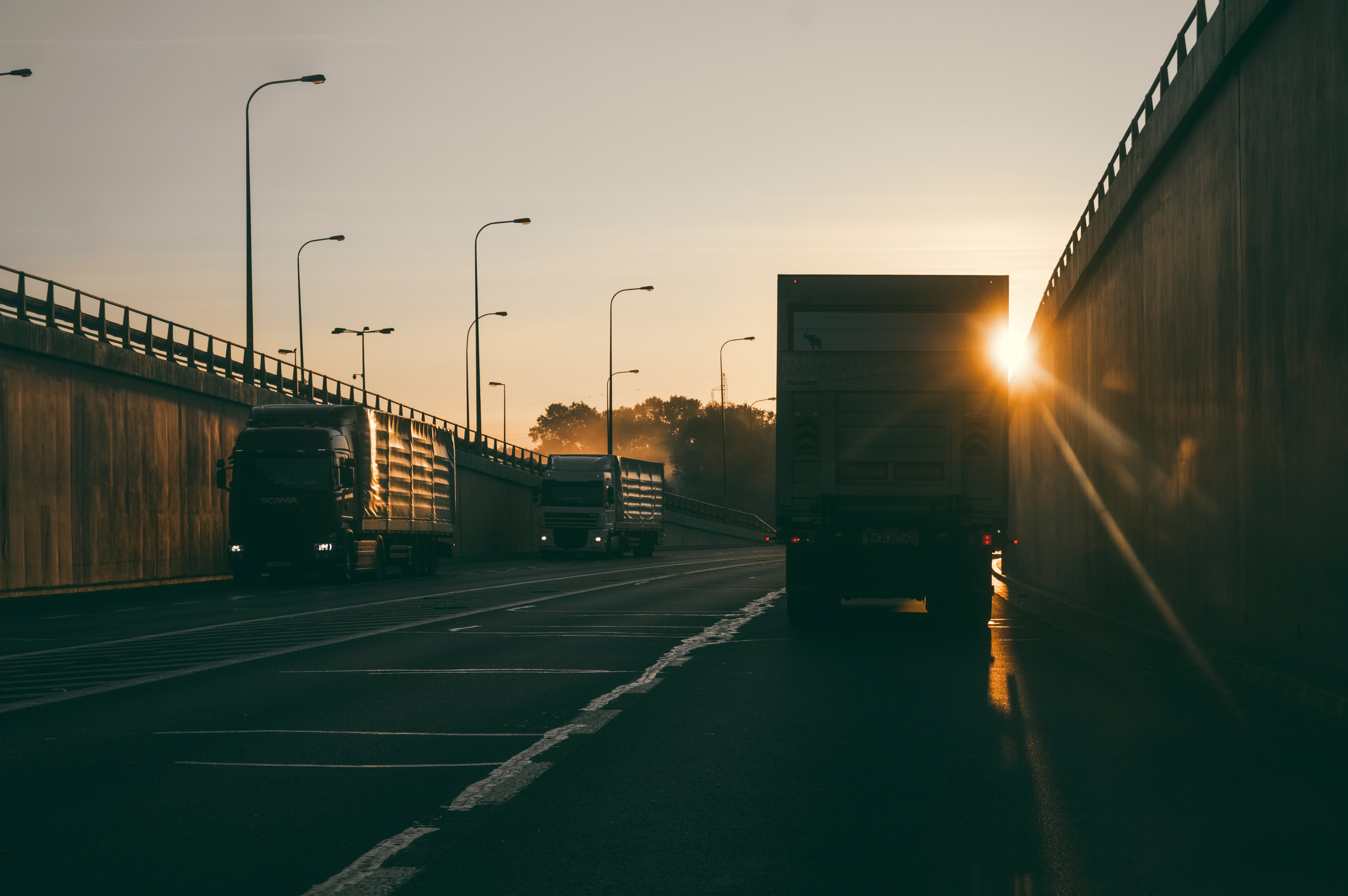 Restricţii de circulaţie pentru transportatorii de mărfuri, în perioada Paştelui