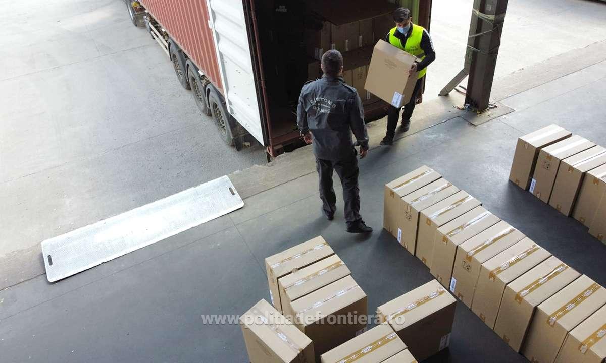 Container cu ţigări nedeclarate, descoperit în Portul Constanţa
