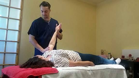 Kinetoterapeutul Dragoș Bogdan: Bunăstarea corpului mamei trebuie reabilitată sau recuperată prin kinetoterapia post-natală