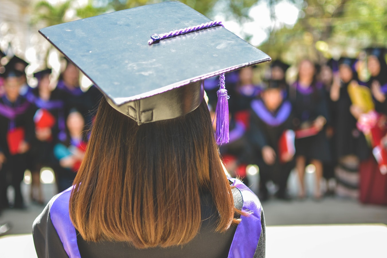 PROIECT | Tinerii care vor să studieze în străinătate vor putea primi sprijin financiar din partea statului