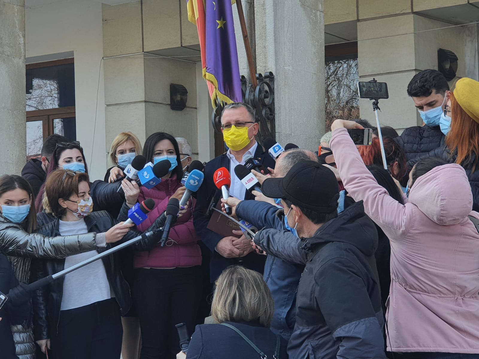 CONSTANŢA: Ministrul Agriculturii, Adrian Oros, a dat asigurări că toate măsurile și schemele de sprijin vor continua, fiind alocate, în acest sens, 6,2 miliarde de euro