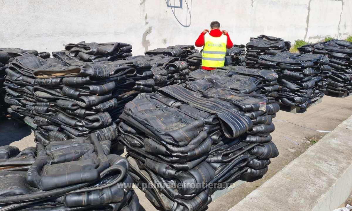 Container din Regatul Unit al Marii Britaniei, încărcat cu deșeuri, oprit în Portul Constanţa