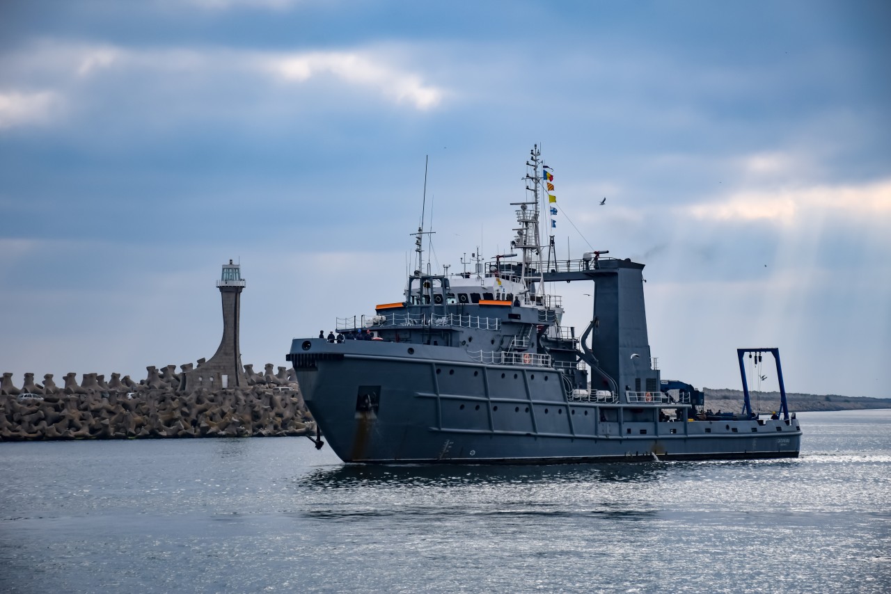 Nava „Căpitan-comandor Alexandru Cătuneanu” revine în Portul Constanţa, după participarea la exerciții multinaționale în Oceanul Atlantic