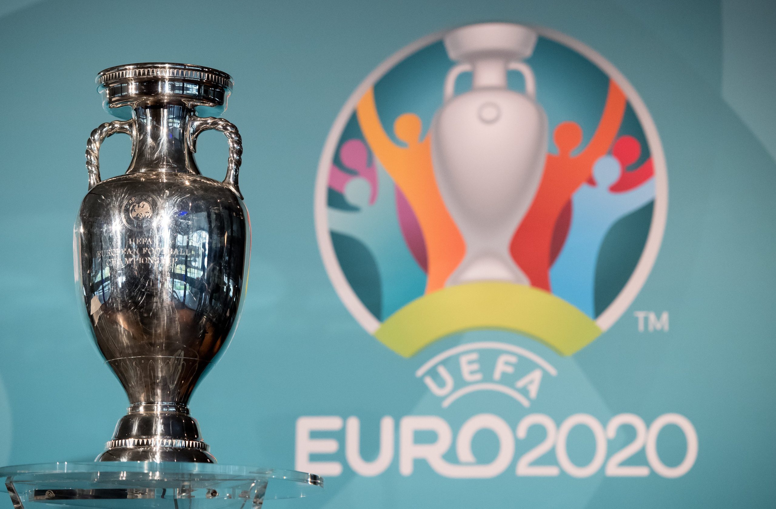 Trofeul UEFA EURO 2020 a fost adus la București