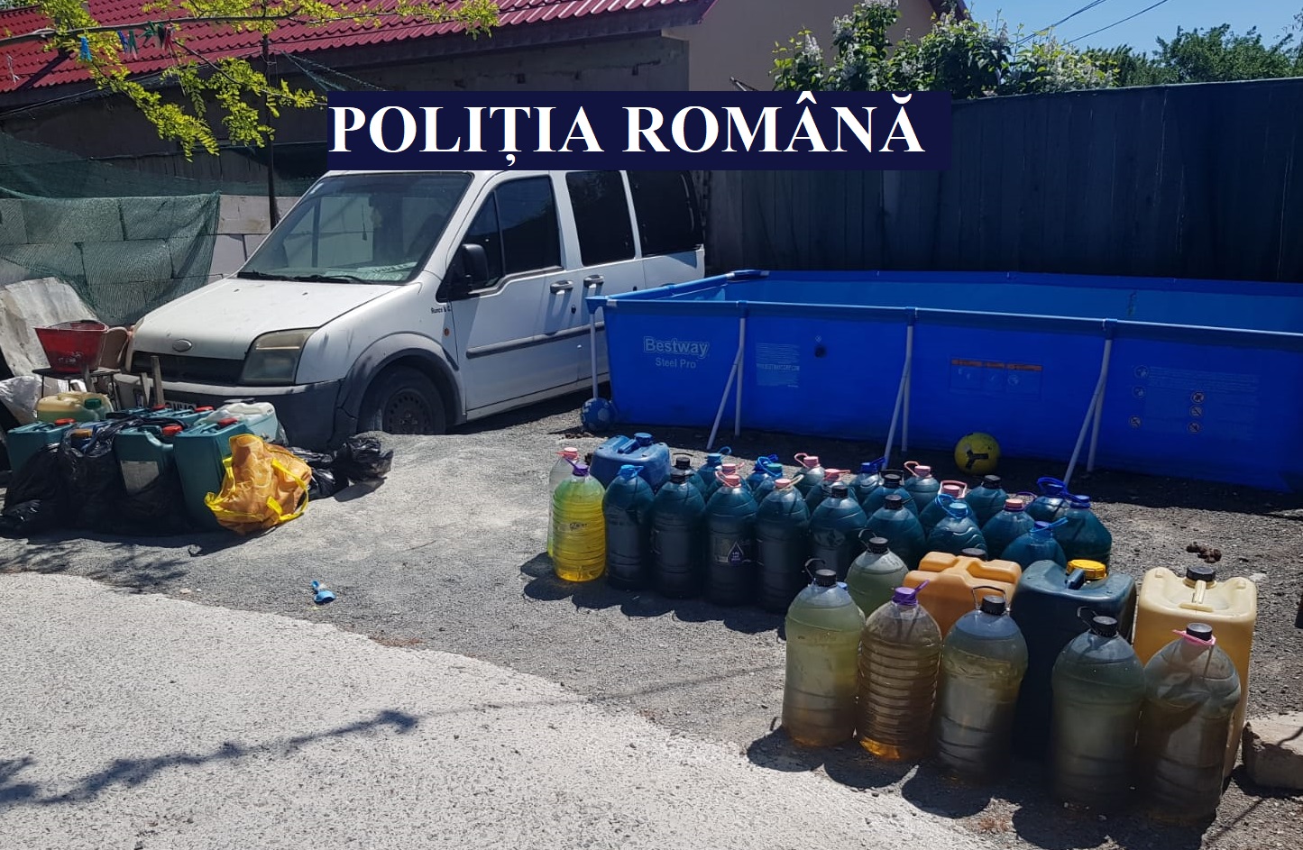 CONSTANŢA: Un bărbat a fost prins, în flagrant, în timp ce transporta 300 de litri de produs petrolier – FOTO