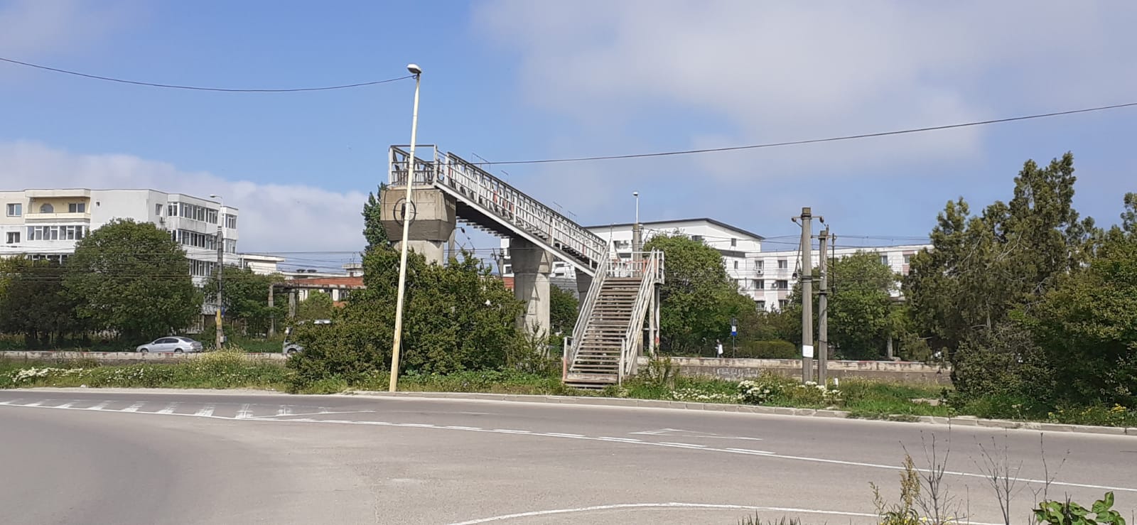 CONSTANŢA: Ce spun autorităţile despre pasarela peste liniile de cale ferată între cartierul Km 4-5 şi cartierul Faleză Sud – Poarta 6