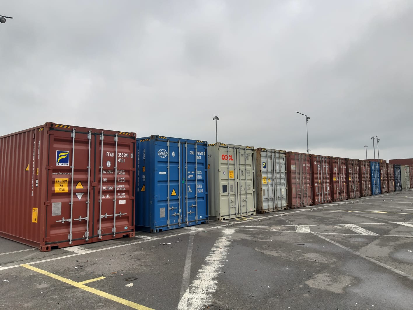 Alte 30 de containere cu deşeuri descoperite în Portul Constanţa