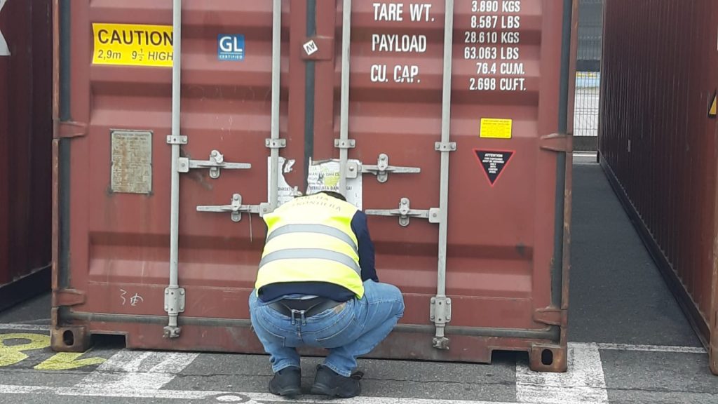 container deseuri portul Constanta Sud Agigea - foto - Radio Constanta