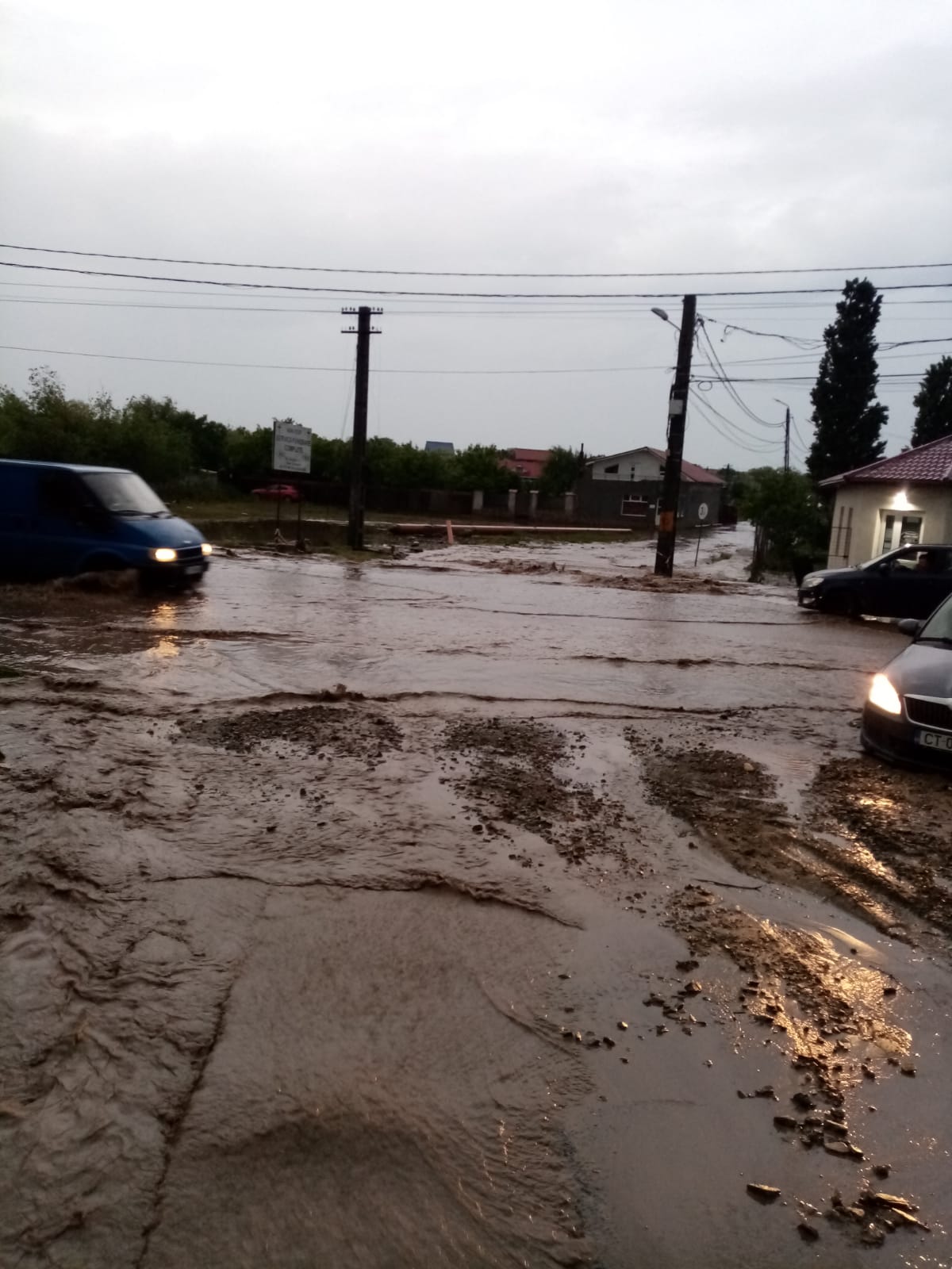 CONSTANȚA/TULCEA: Atenție! Cod galben de inundații pe râurile mici