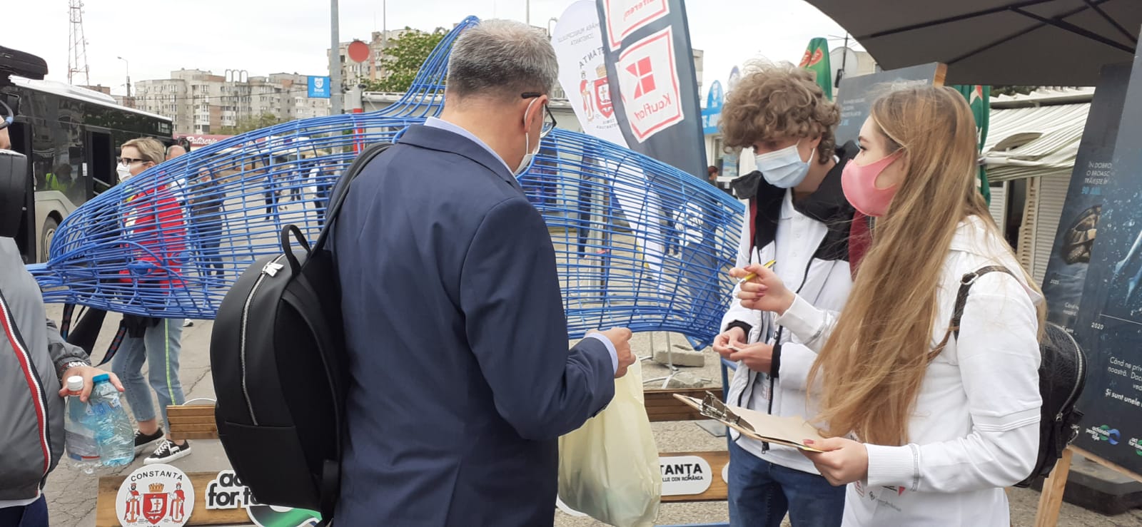 CONSTANȚA: A început campania „Schimbă PET-ul cu biletul”