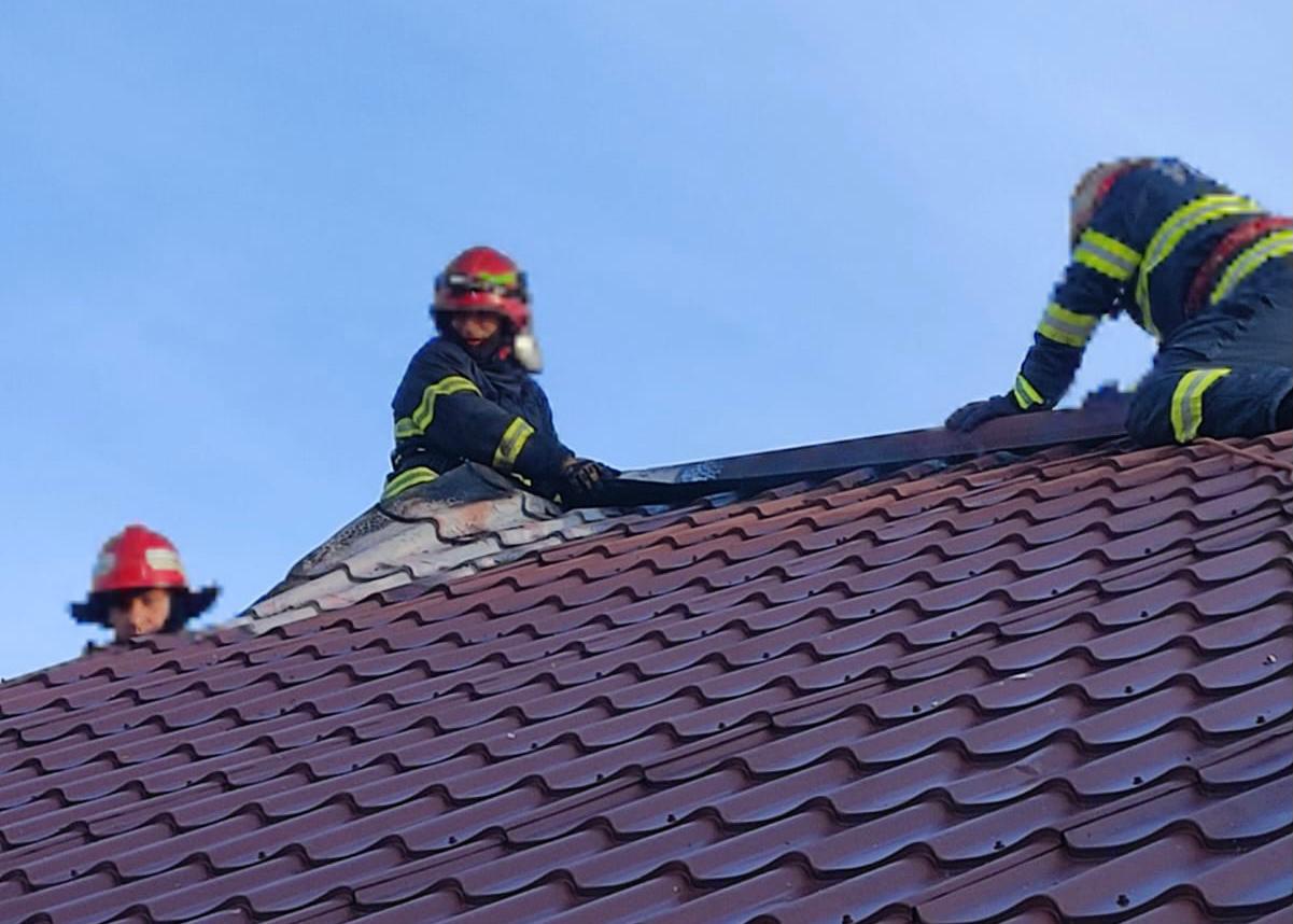 Județul TULCEA: Incendiu izbucnit la o locuință