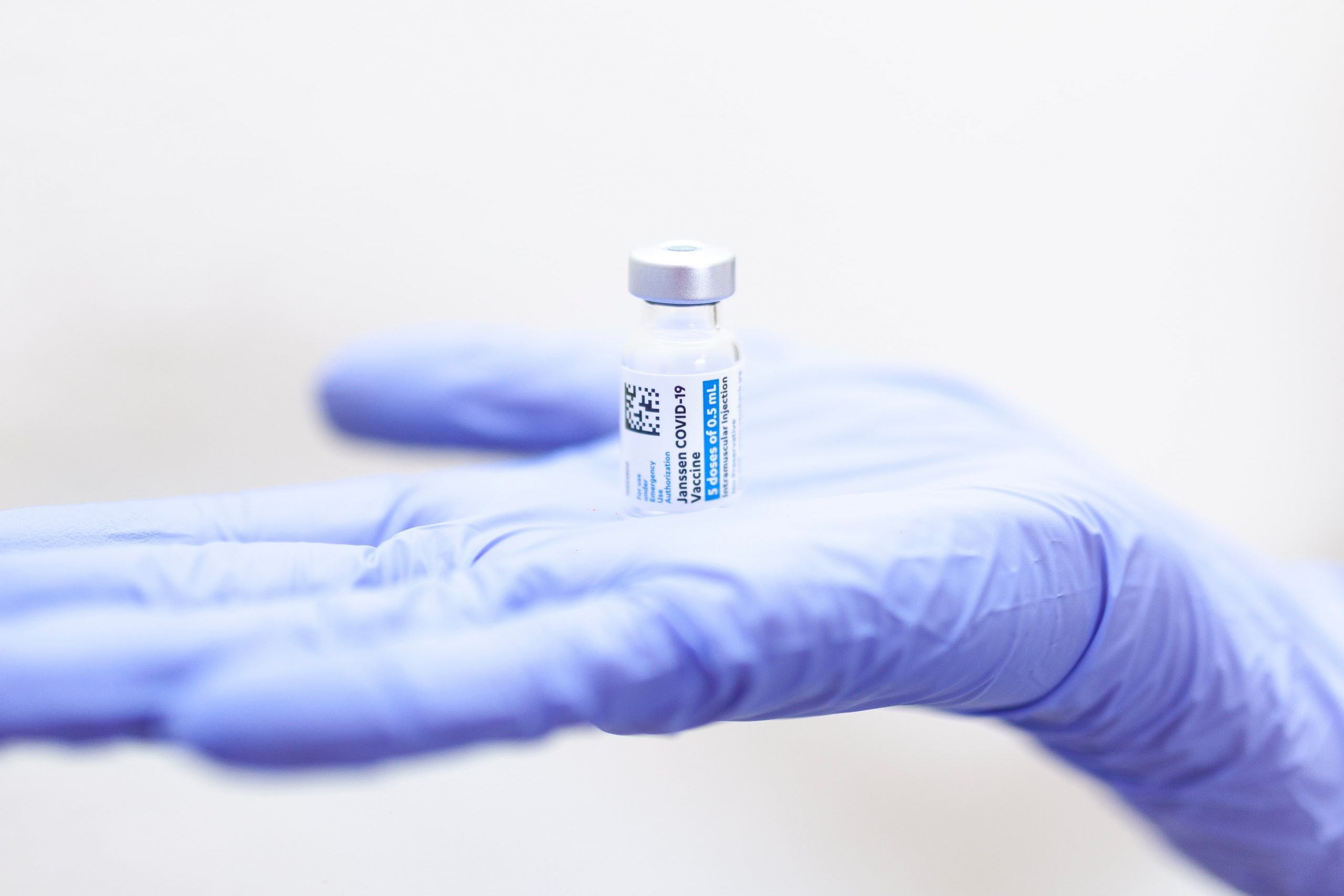 STUDIU. A treia doză de vaccin anti – Covid asigură o eficiență de peste 95%