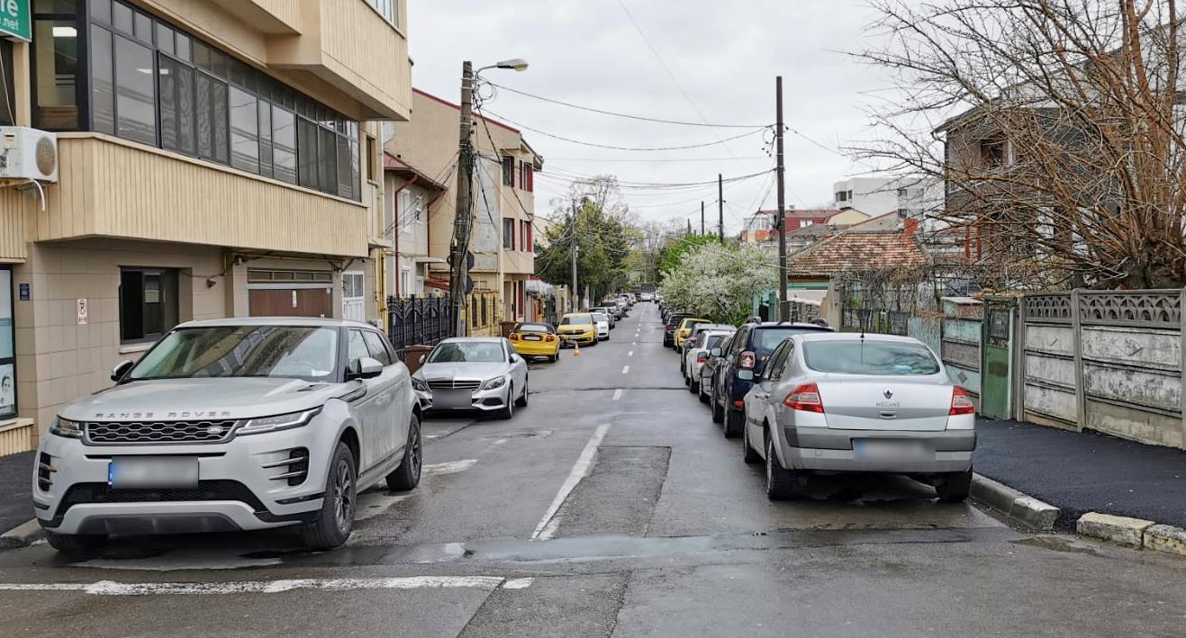 CONSTANŢA: Restricţii de trafic în zona Delfinariu. Sunt efectuate lucrări de reabilitare a carosabilului