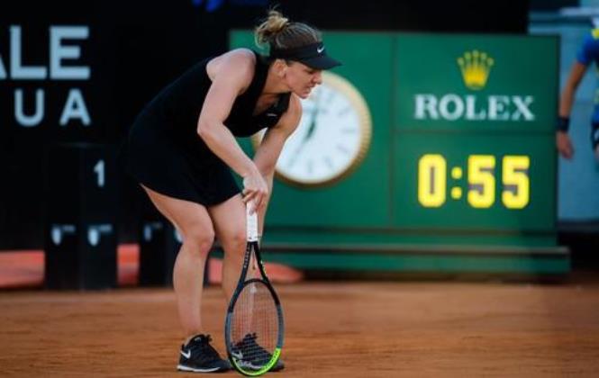 Simona Halep s-a retras de la Wimbledon