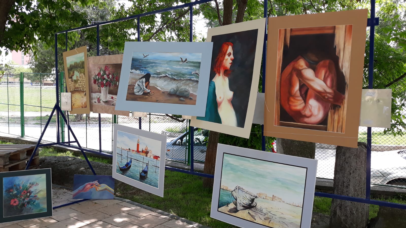 MANGALIA: Expoziție de pictură a elevilor școlii KARL ROBERT PERKO