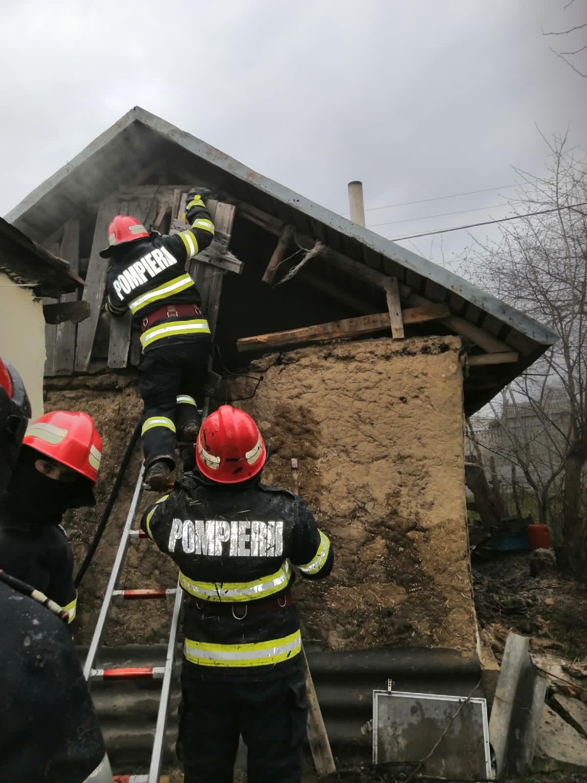 TULCEA: Femeie grav rănită după explozia unei butelii, urmată de incendiu