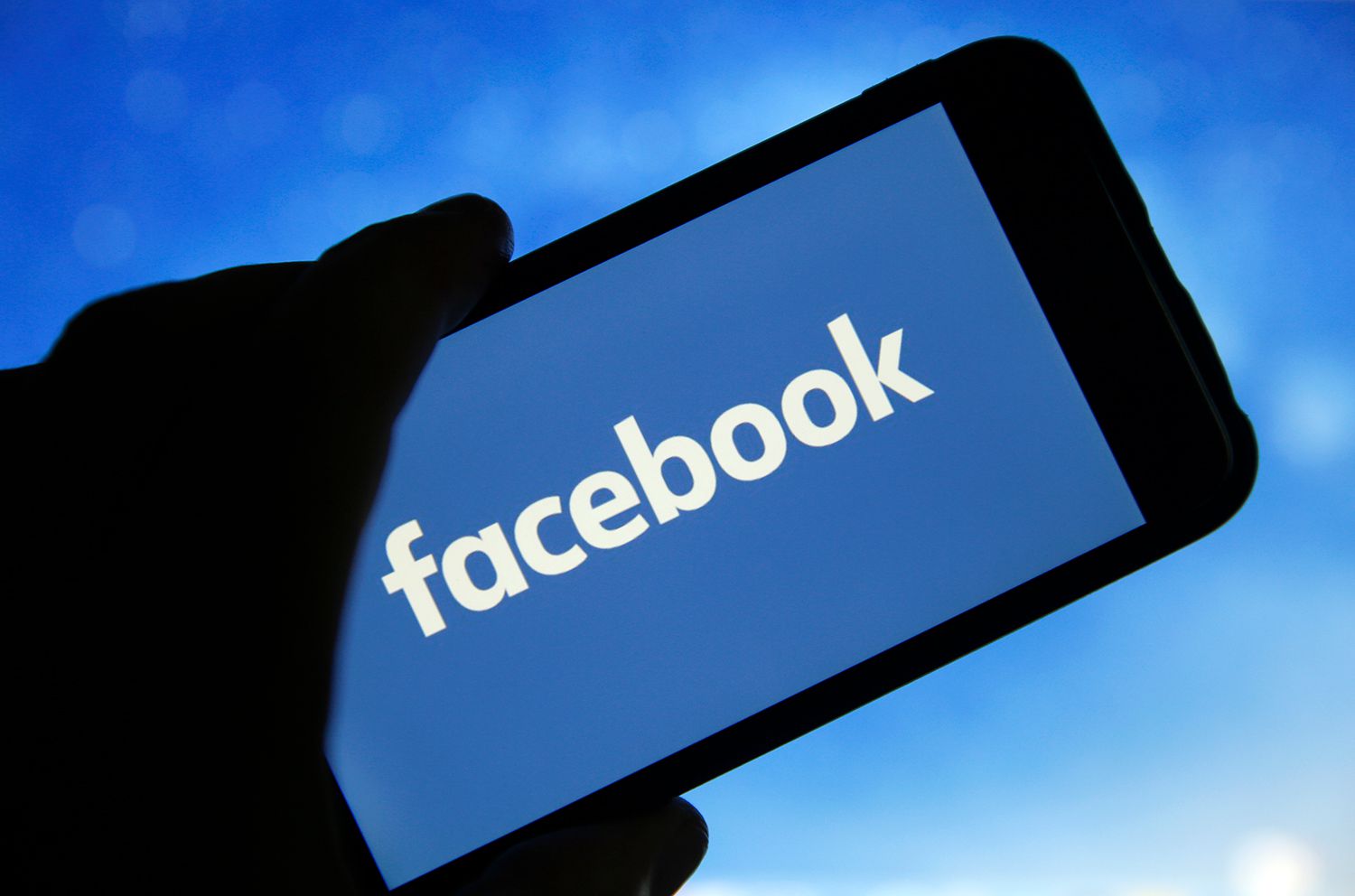 Facebook, WhatsApp şi Instagram nu funcţionează luni seara