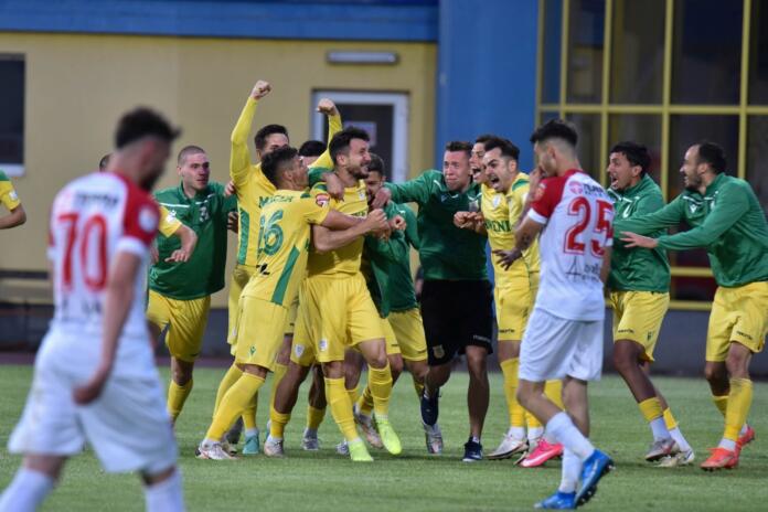 CS Mioveni a promovat în Liga I