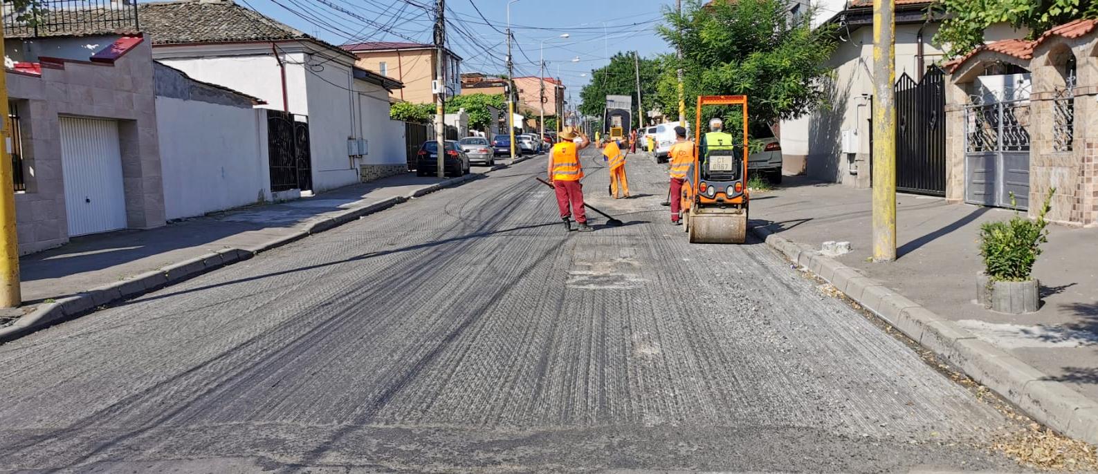 CONSTANŢA: Încep lucrările de asfaltare pe strada Ion Raţiu