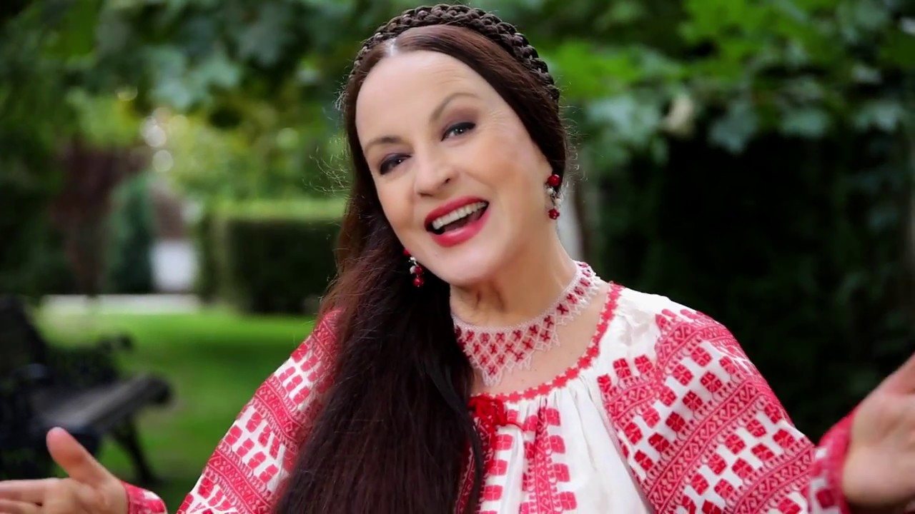 Maria Dragomiroiu susține o petrecere tradițională românească, la Eforie Aqua Park