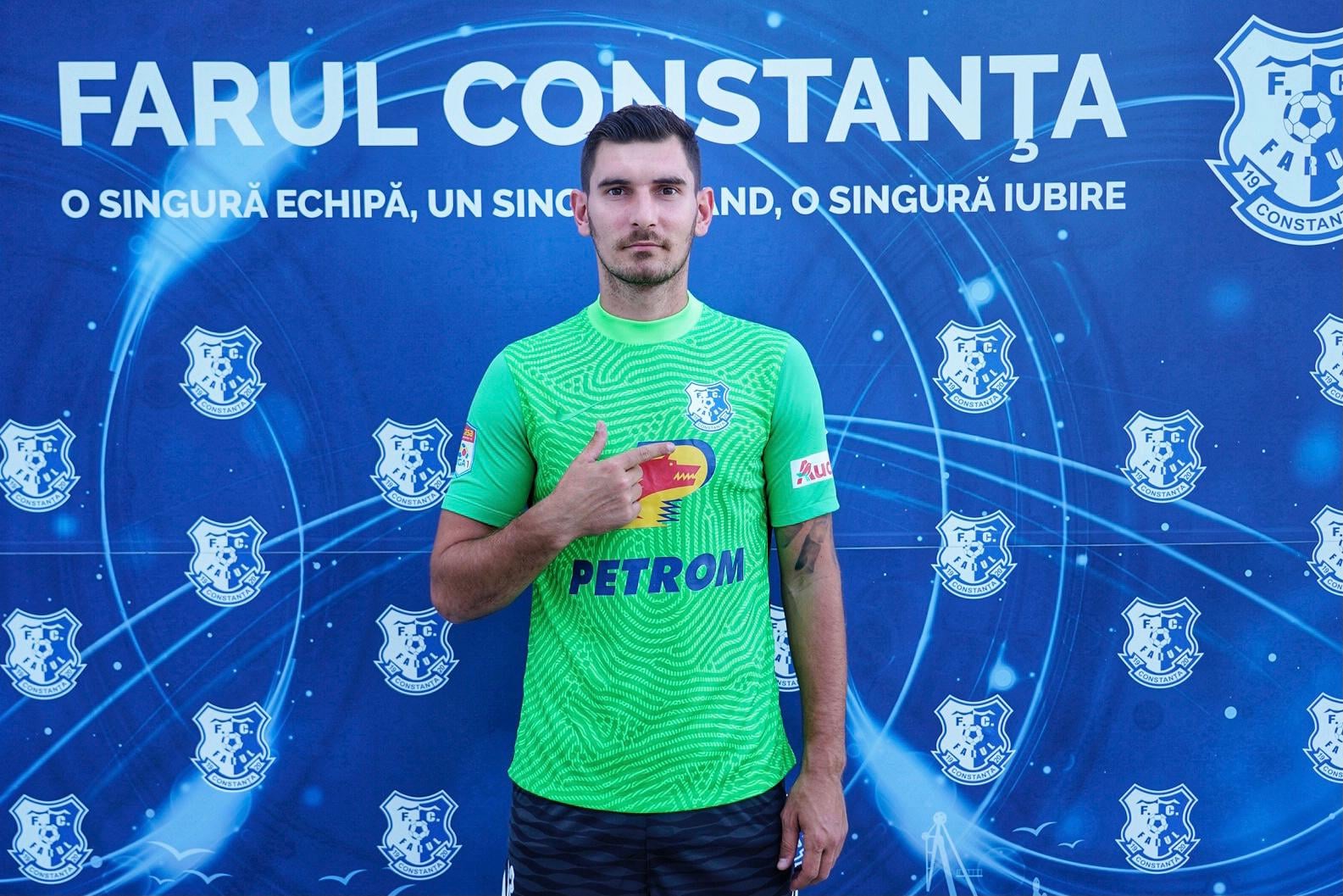 Primele plecări de la Farul Constanța