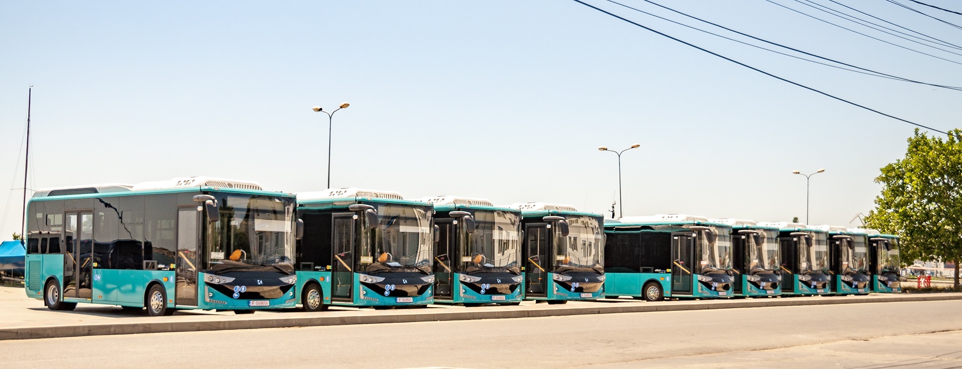 MANGALIA: Zece autobuze electrice, achiziţionate cu fonduri UE, au ajuns în oraş