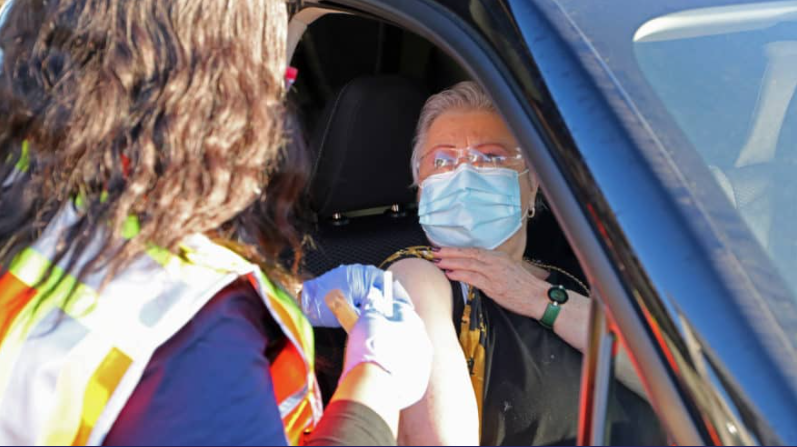 O nouă campanie de vaccinare drive-through în Constanța
