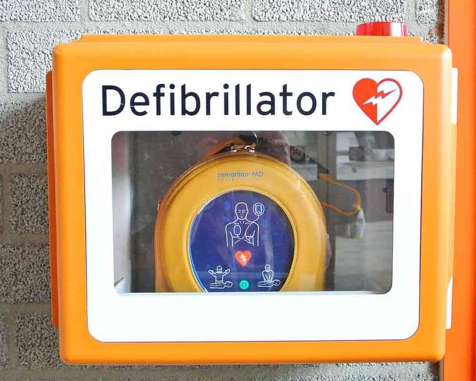 CONSTANȚA: Defibrilatoare publice în zone de maxim trafic pietonal sau rutier