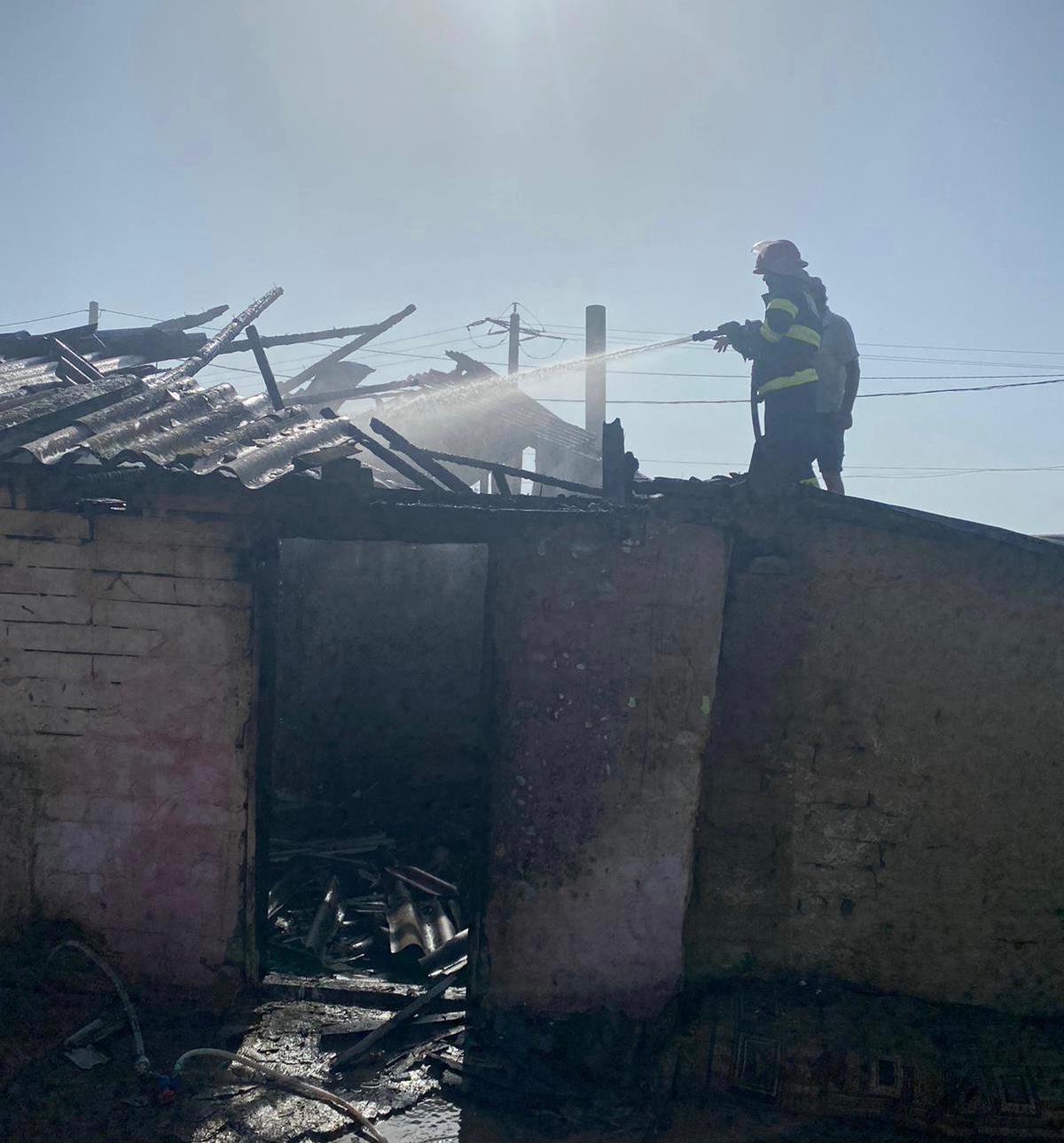 Județul TULCEA: Tânăr reţinut sub acuzaţia de distrugere prin incendiere