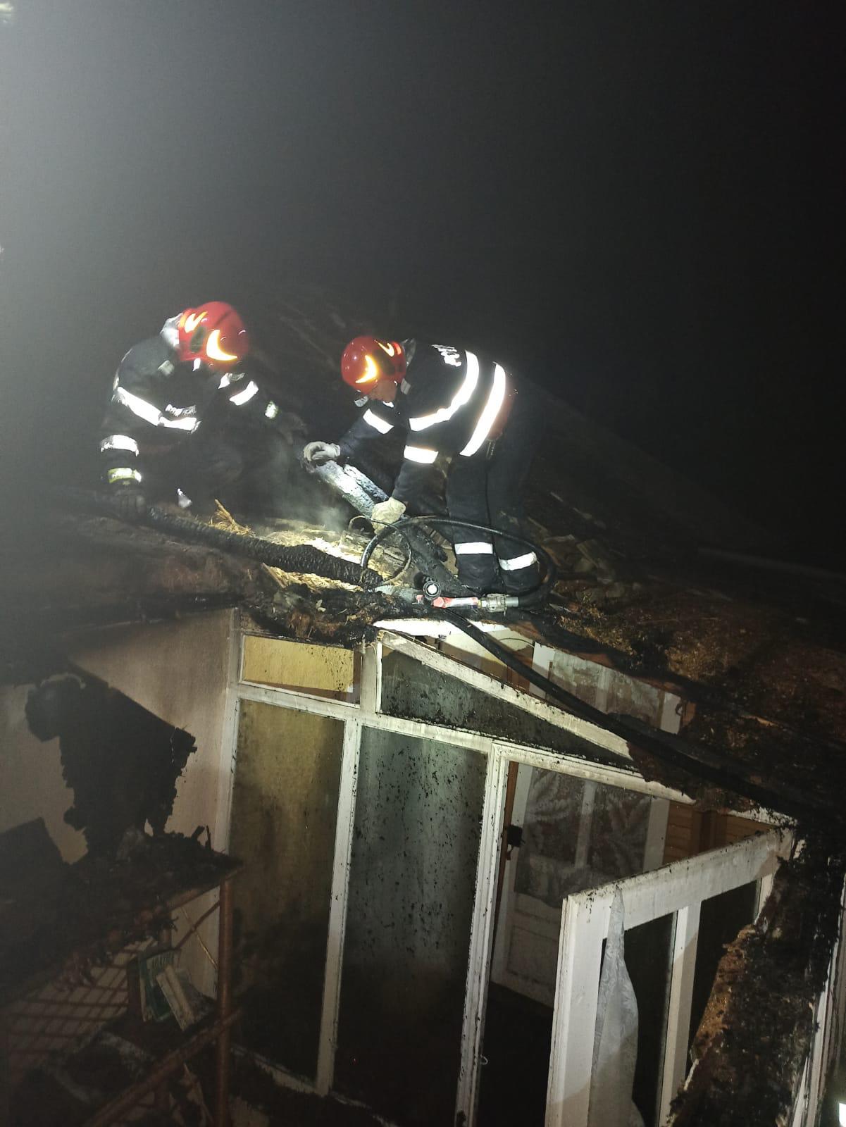 Județul TULCEA/FOTO: Incendiu izbucnit într-o locuință