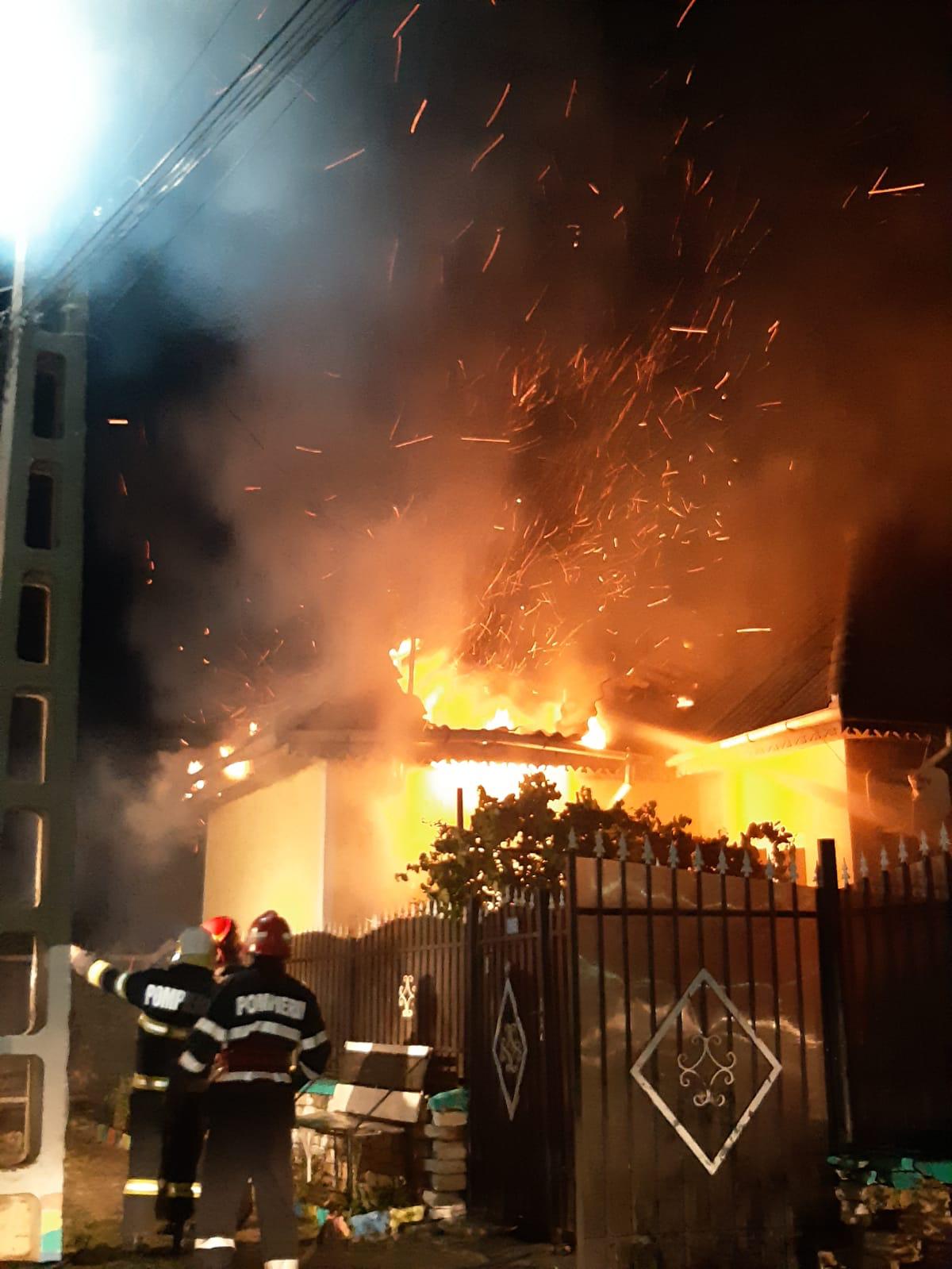 Județul TULCEA/FOTO: Casă distrusă de un incendiu
