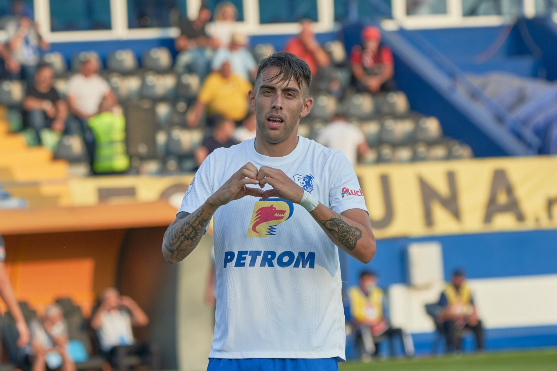 Victorie la scor pentru Farul Constanţa, care urcă pe locul al 4-lea