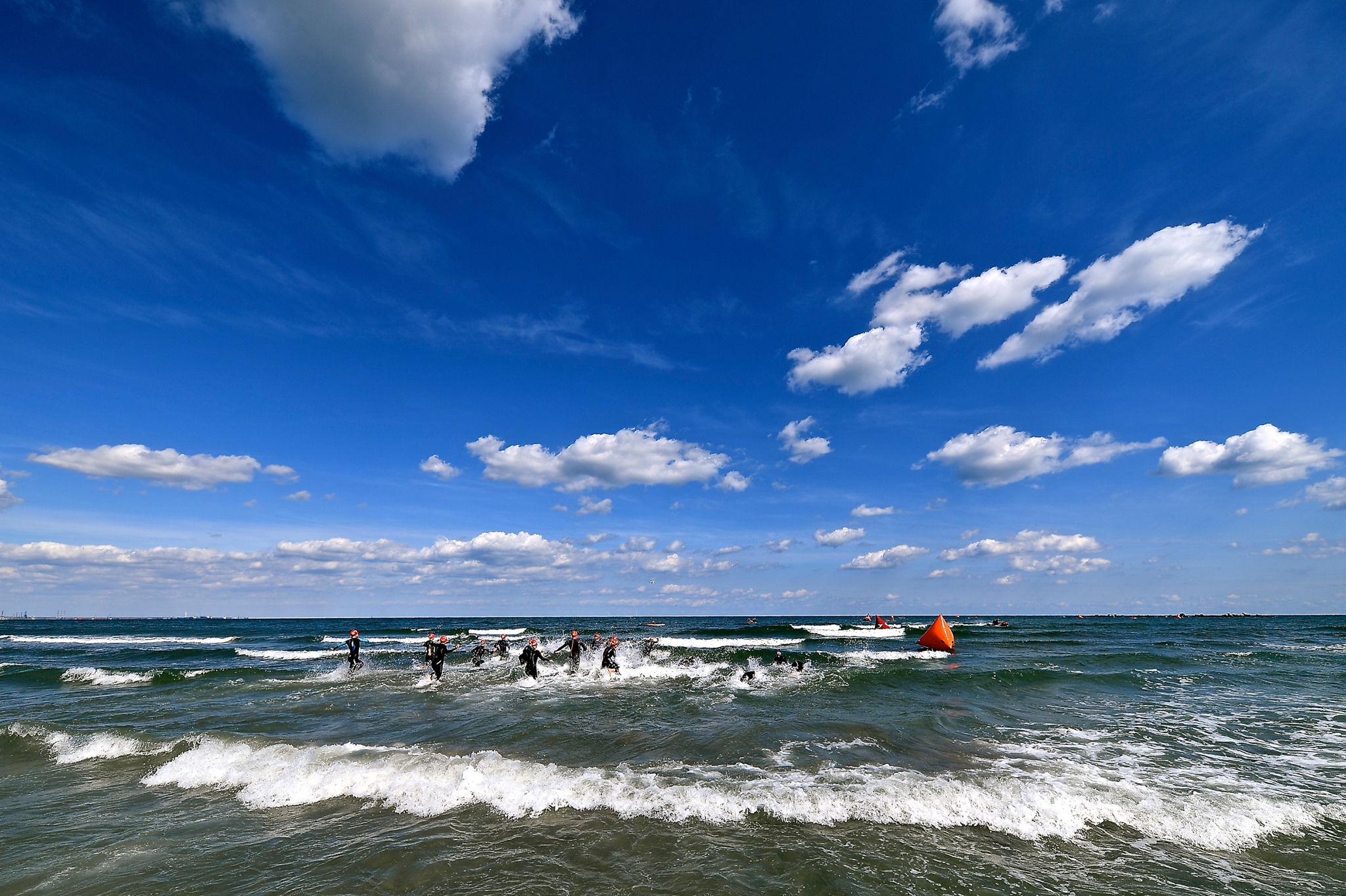 Triatloniști din 11 țări vor participa la competiția H3RO 2021 din Mamaia