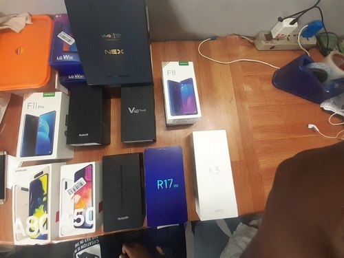 Județul TULCEA: Minori prinși cu 20 de telefoane mobile furate