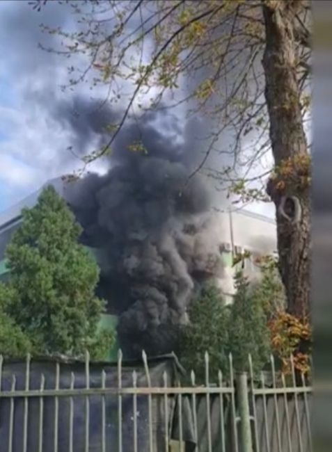 CONSTANŢA: Echipaje de la ISU Călăraşi şi Ialomiţa – trimise pentru a ajuta la stingerea incendiului de la Spitalul de Boli Infecţioase