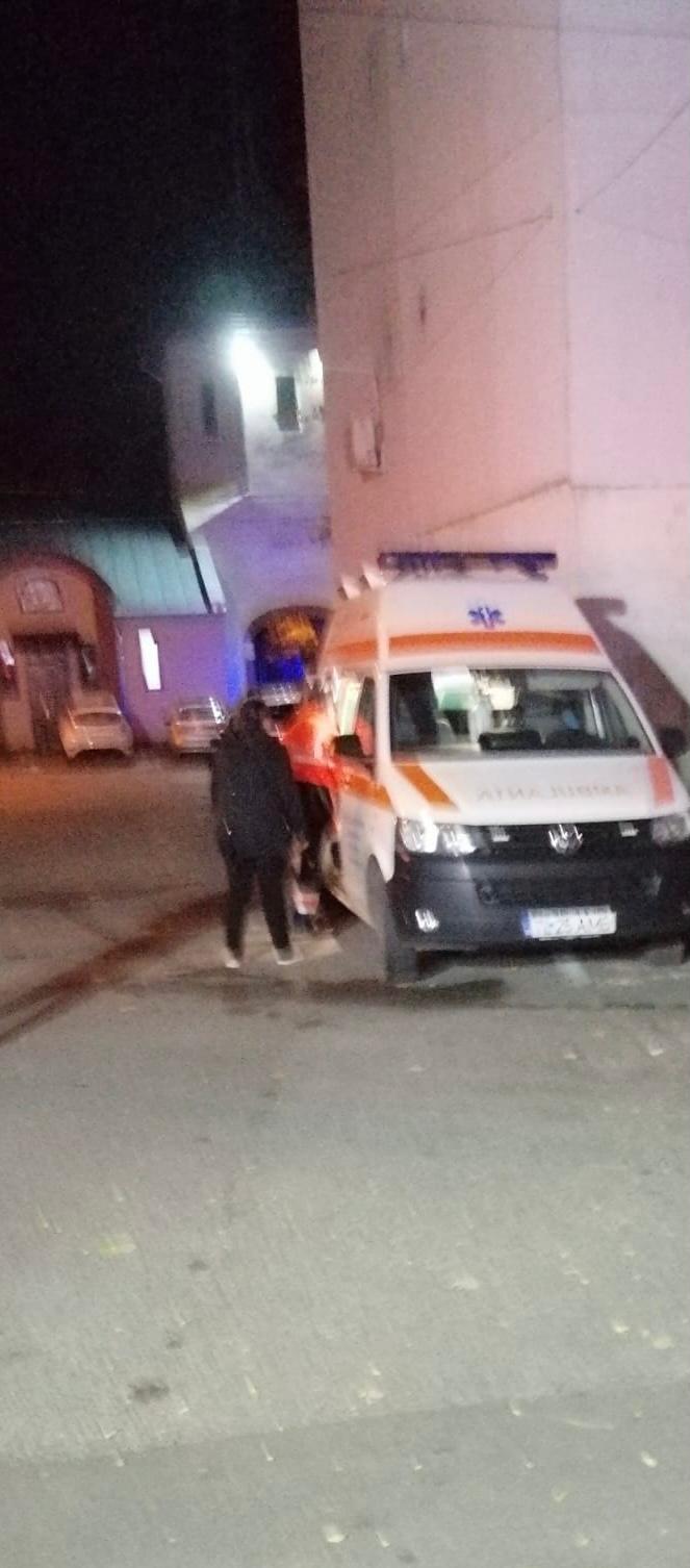 TULCEA/FOTO: O tânără a sărit de la etaj pentru a se salva din apartamentul cuprins de flăcări